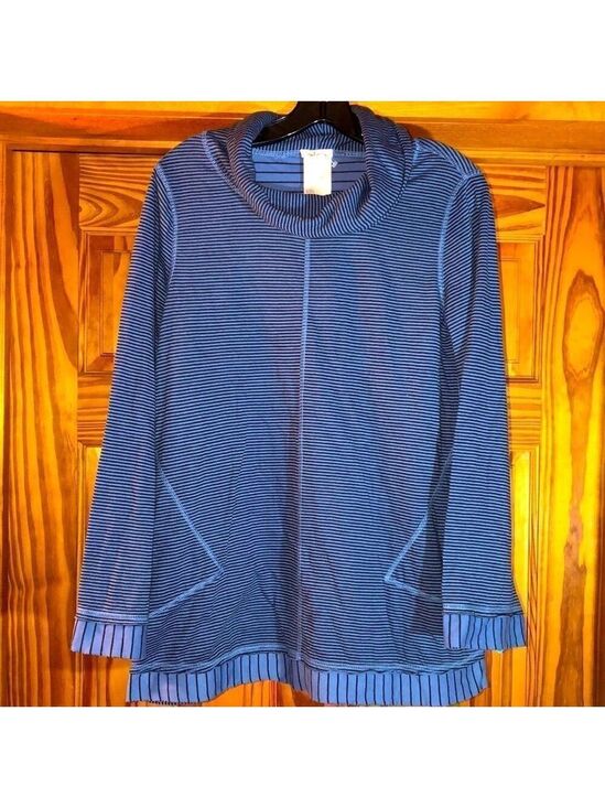 Tribal Jeans Tops - NWOT womens size P/S tribal jeans turtleneck shirt